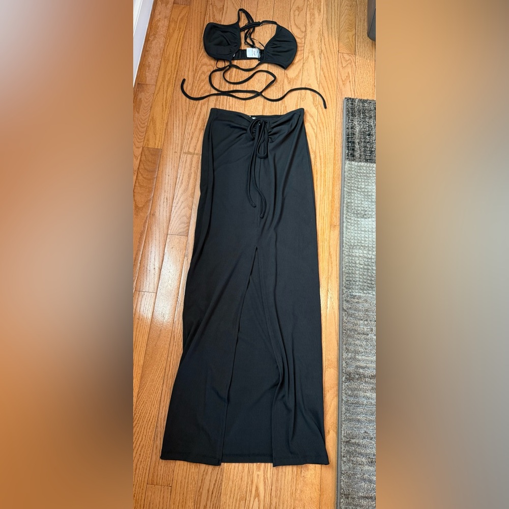Princess Polly 2 piece set black size 8 skirt with slit and matching top